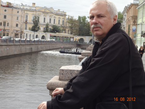 писатель Алексей Некрасов